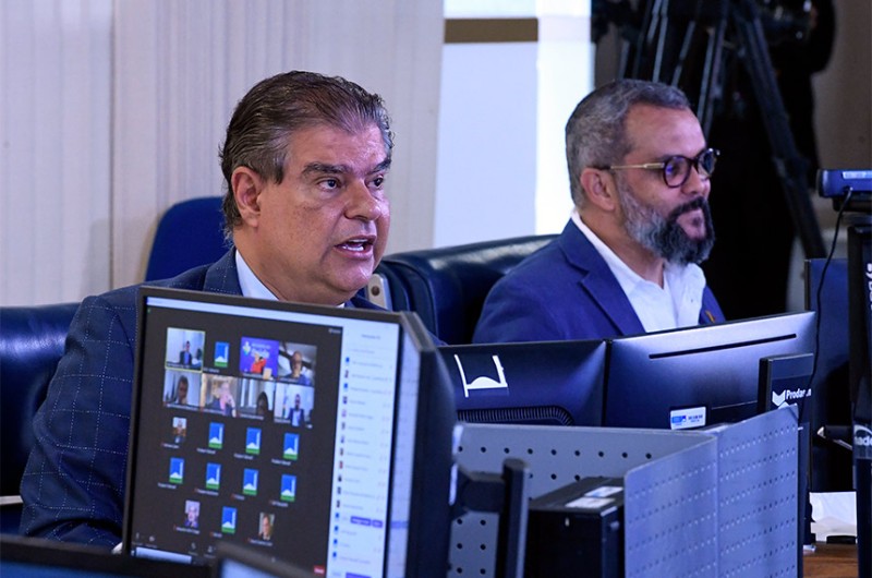 Carnaval pode ameaçar controle da pandemia, aponta debate no Senado