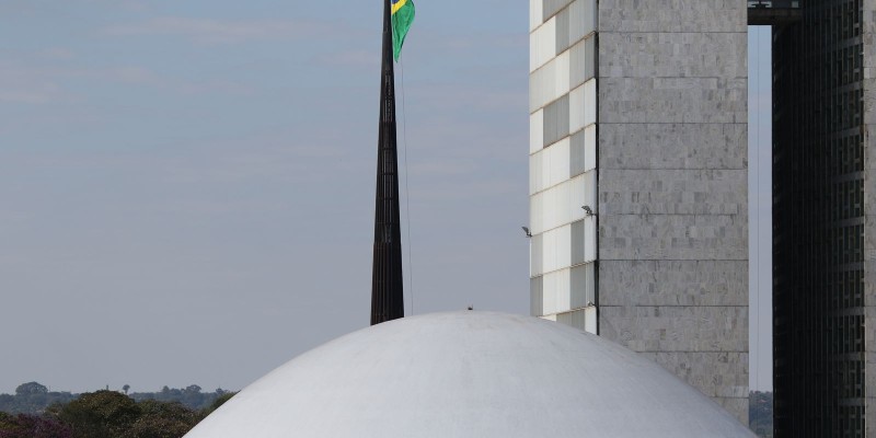 Câmara aprova projeto que anula multa por atraso de guia do FGTS